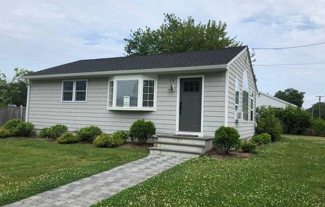 Old Lyme House | Newly built house with game room!