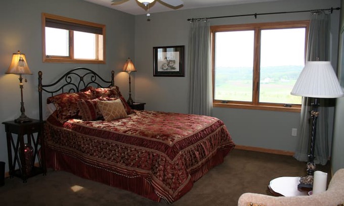 Verona House | Springdale Inn