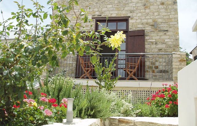 Pano Lefkara Apartment | Aunt Maria's , Garden Apartment