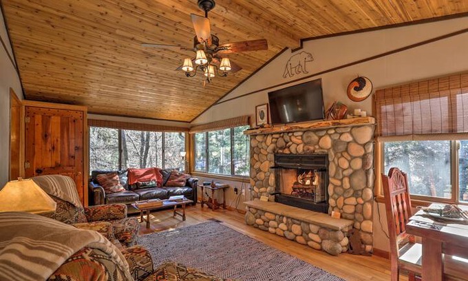 Ruidoso Cabin | Beautiful Ruidoso Cabin w/Private Hot Tub & Views!