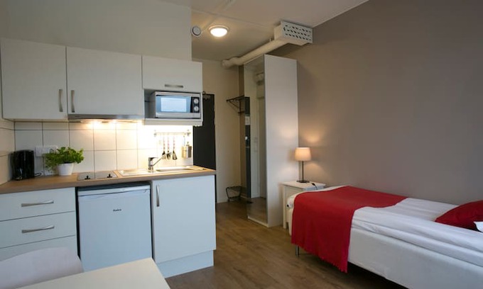Rotebro Apartment | Modern Studioapartment at Part-Time Home (ST-K) 1