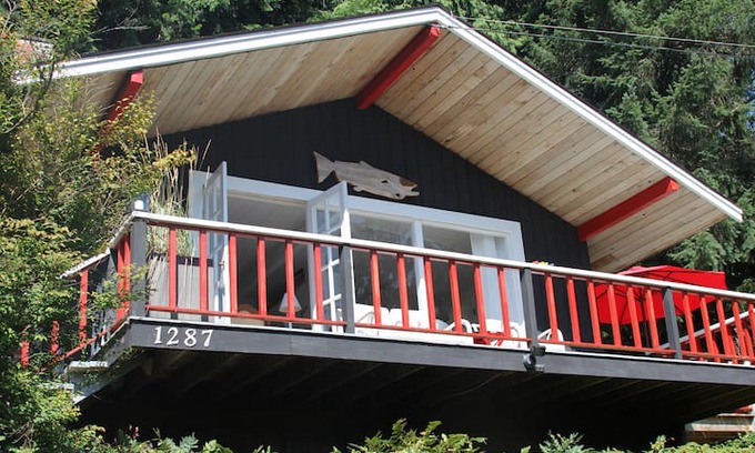 Langdale Cabin | Cottage Retreat -- Ocean/Mtn Views