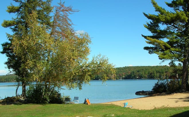 Meredith House | Modern 4 bedroom, 3 bath Lakefront home near town