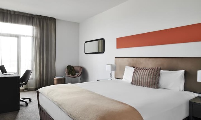 Dandenong Hotel | Punthill Dandenong - Hotel Room