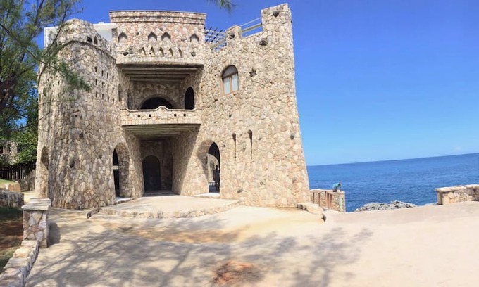West End Villa | Pattoo Castle