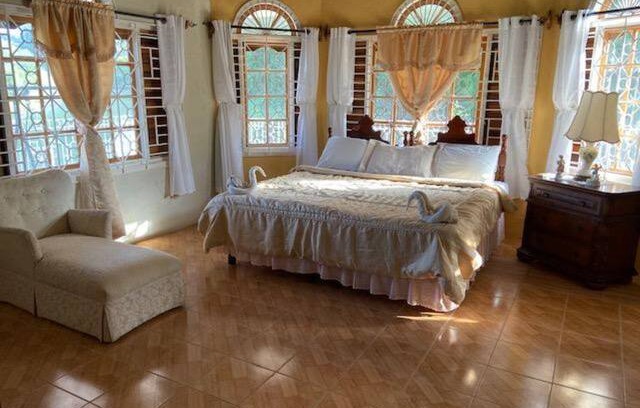 Duncans Bed & Breakfast | Lord Royale - 305