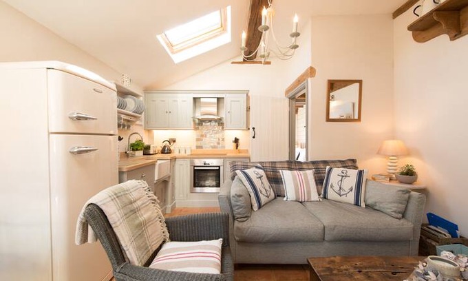 Pitchcombe Cabin | The Stables, Evesham Worcestershire Cotswolds UK