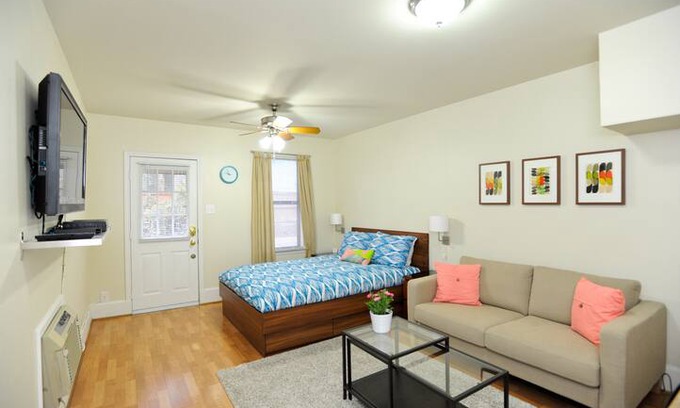 Hyde Park House | Cozy Bright Hyde Park Guest House