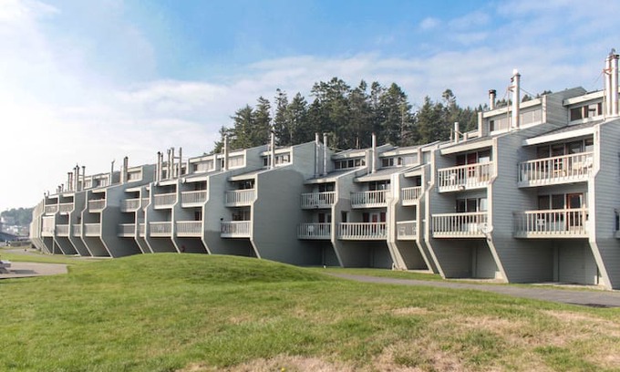 Gold Beach Apartment | Dog-friendly, riverfront, loft-style condo w/ water & bridge views - Free WiFi!