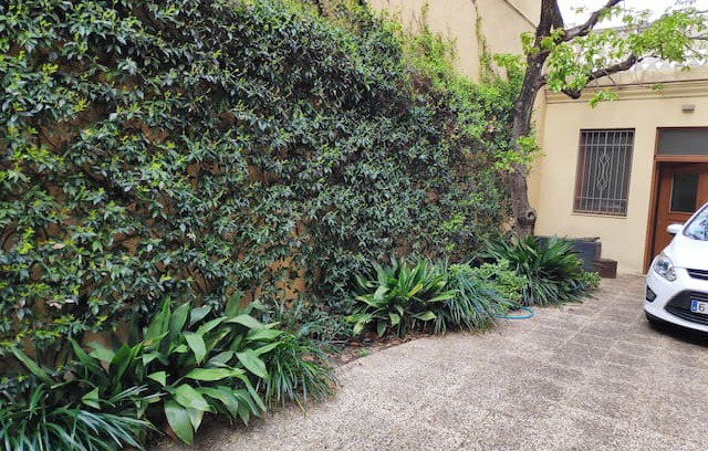 Badalona House | Quiet & cozy House 20' away from Barcelona.