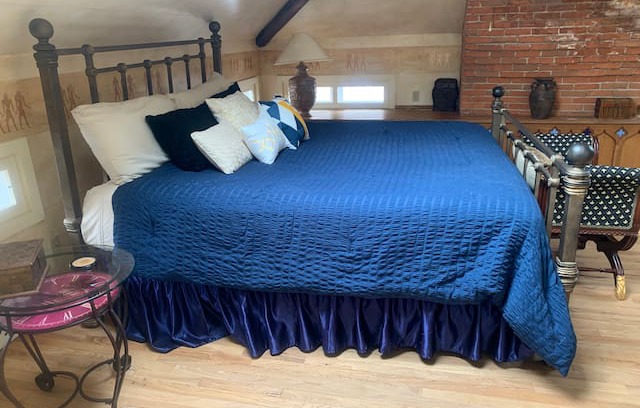 East Dubuque Bed & Breakfast | Captain Merry Mansion- Egyptian Suite