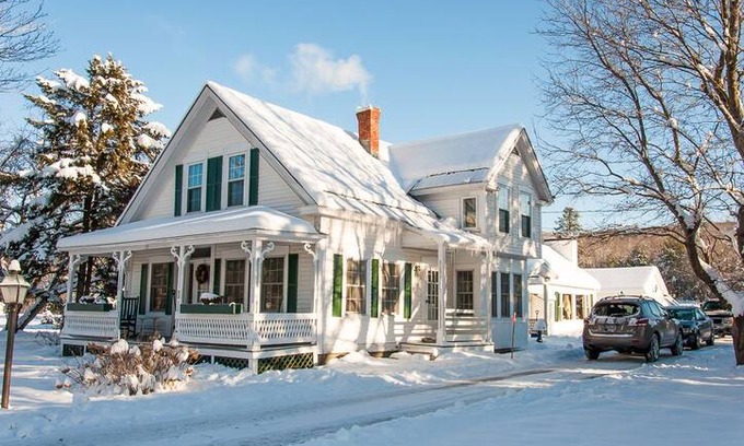 Franconia House | Franconia Notch Farmhouse
