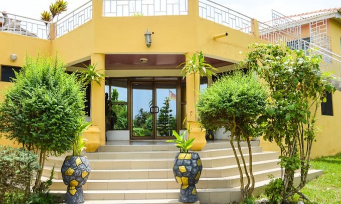 Oshien Bed & Breakfast | SIKASO BEACH HOTEL