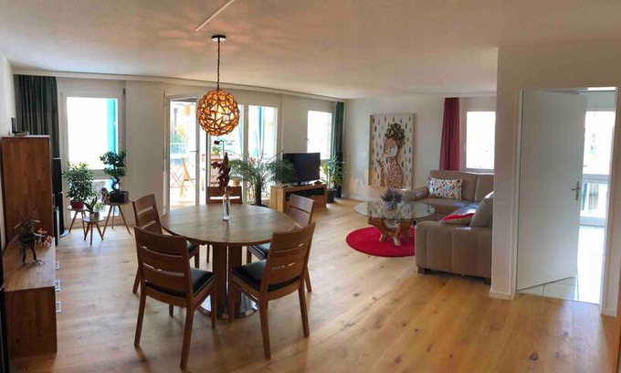 Rotkreuz Apartment | The heART of Switzerland - 15 mins to Lucerne