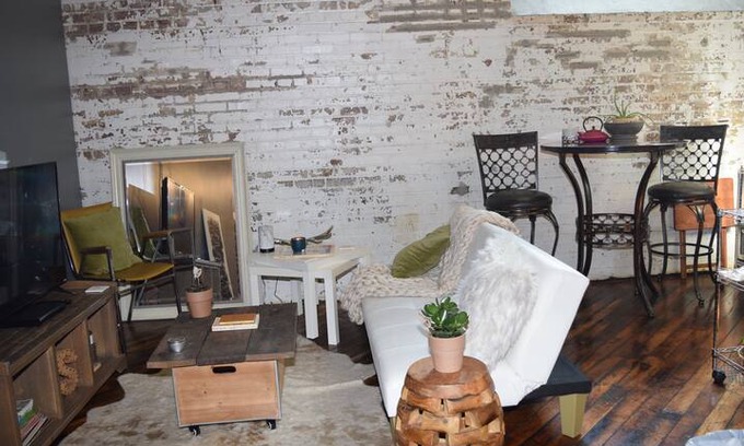 Germantown Apartment | GERMANTOWN LOFT! POOL-GYM-CONVENIENT LOCATION!