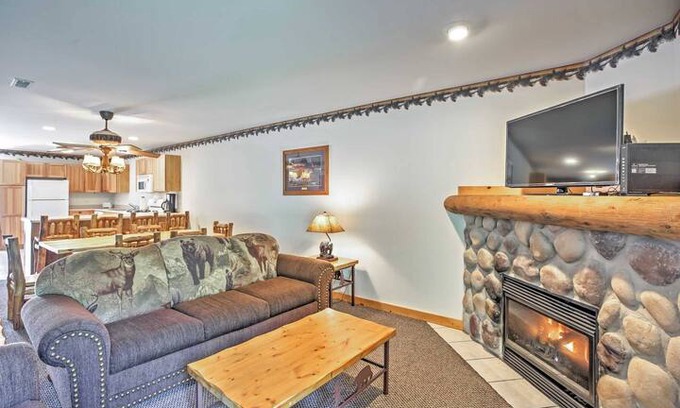 Oglesby Resort | Excellent location, Utica