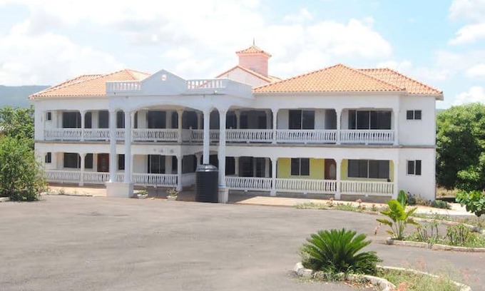 Southfield House | St Bess Palace