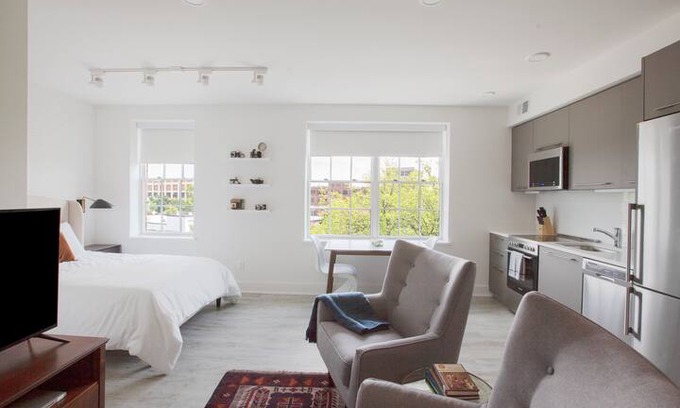 Navy Yard Apartment | Sonder | Callisto | Airy Studio + Laundry