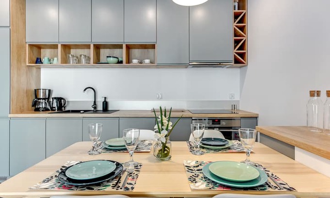 Old Town Apartment | Granary Island - Deluxe One Bedroom Apartment