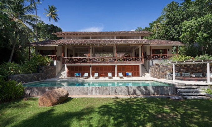 Koggala Hotel | Gorgeous private villa on lake Koggala near Galle