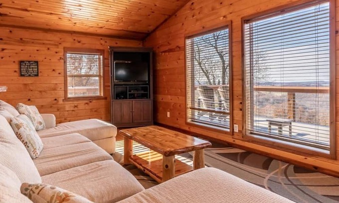 Ponca Cabin | Mountain Sunset Cabin w/Hot Tub
