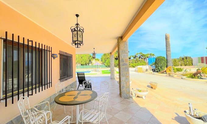 Elche Villa | Villa Maitino Elche by Villas&You