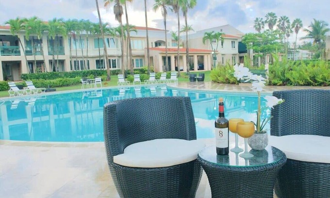 Cerro Gordo Villa | Luxurious Mediterranean-style Beach Vacation Home