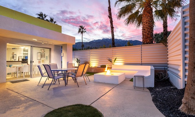 Racquet Club Estates House | ✪ Mid-Century Modern 'Palm Springs Social House' ✪