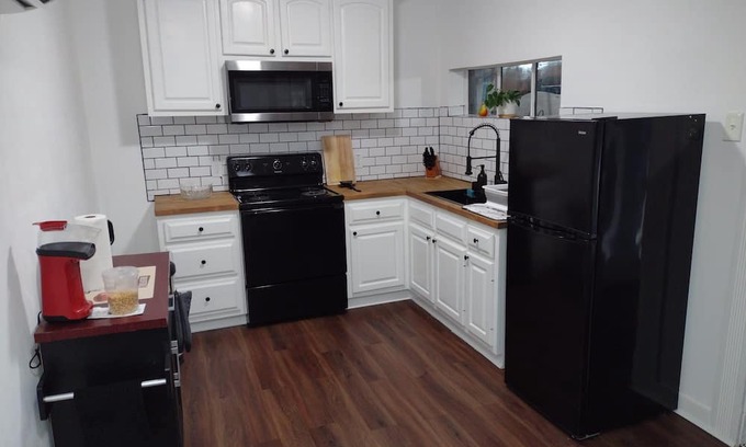Elberton House | Granite Retreat East 2 Story - 2 Bedroom 1 Bathroom Homen