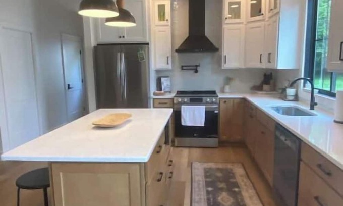 Bedford House | Downtown Bedford Housen