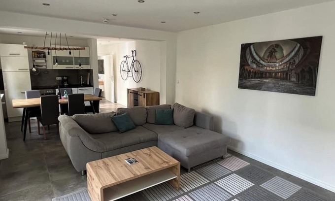 Bulmke-Hullen House | Modernes Ferienhaus mit Garten in Oberhausen