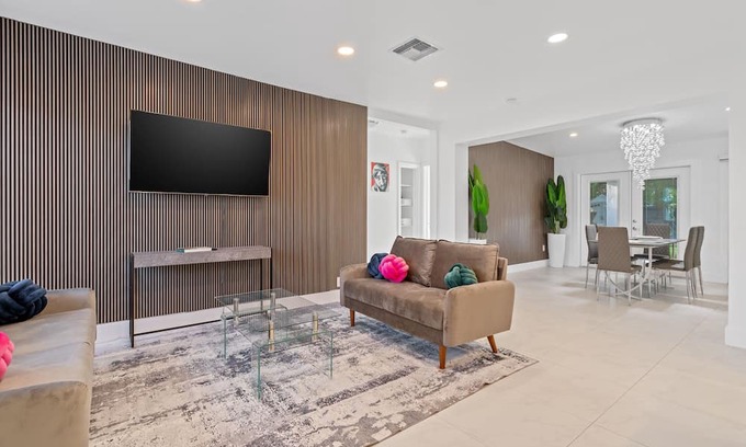 North Miami House | Spacious 4-bedroom house in amazing Miami