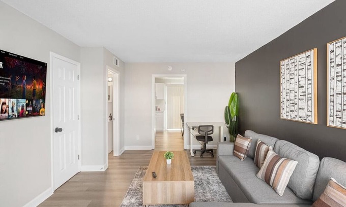 Mount Holly Apartment | Charming 2 King Bedroom Suite—in Downtown Mt Holly