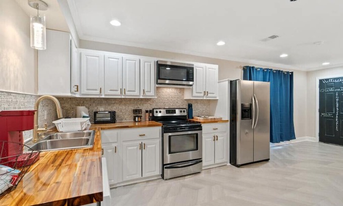 Hattiesburg House | Luxurious Midtown Hidden Gem