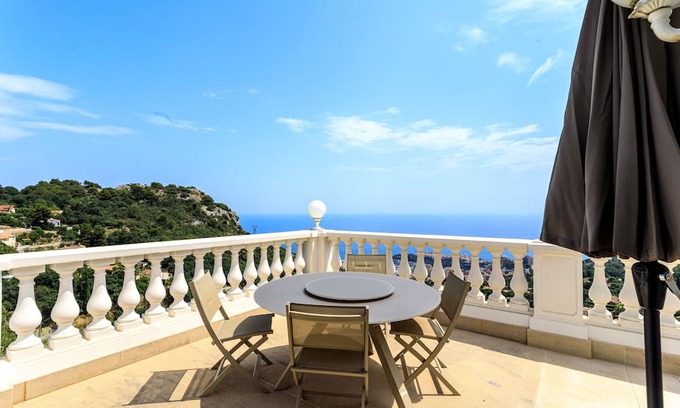 La Turbie Villa | K&M: Monaco View | Luxury Villa | Pool