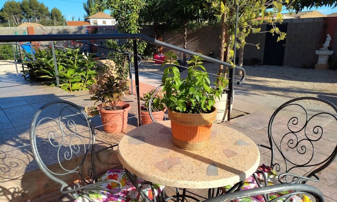 Codo Apartment | Studio Apartment 'Estudio Zafranales' with Sea View, Wi-Fi and Air Conditioning