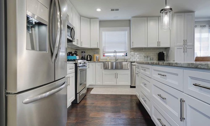 Morgan House | 4-bedroom House with Ocean View near NYC Train, Ferry, Waterfront with WiFi, AC