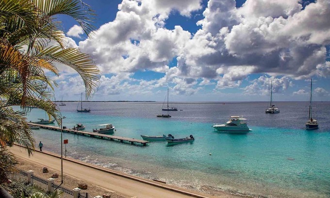 Kralendijk House | Playa Lechi - A modern 2-bedroom apartment with ocean view.