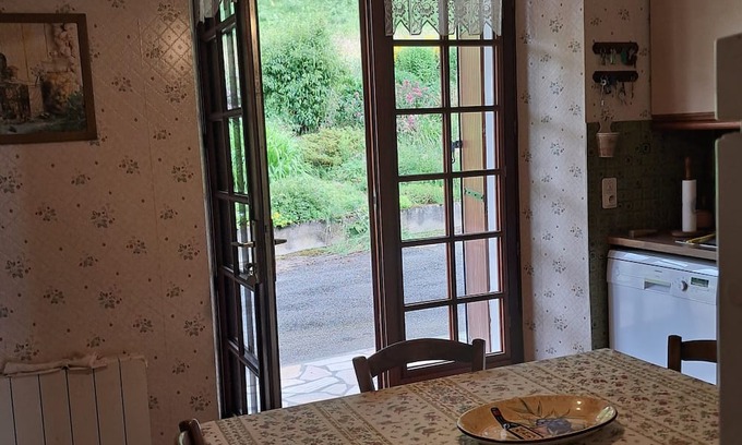 Attignat-Oncin House | Magnificent country house in a quiet, green setting