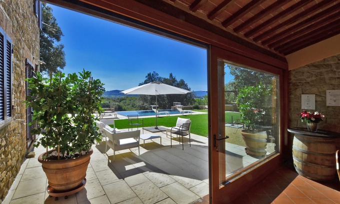 Casole d'Elsa Villa | Villa Paradiso 16 - Eight Bedroom Villa, Sleeps 16
