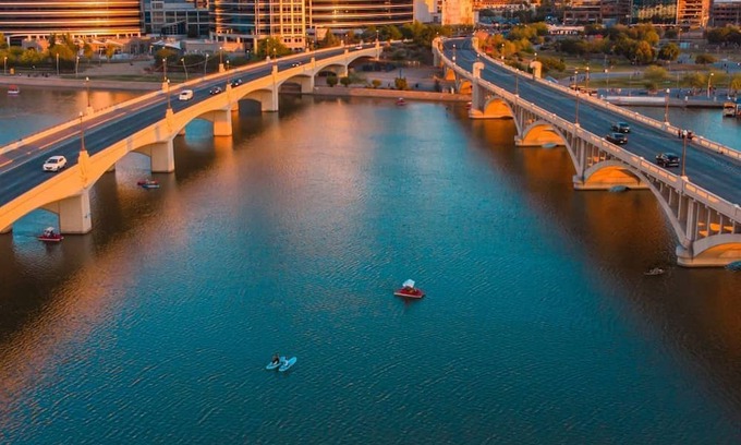 Riverside House | Walk to ASU/Tempe Town Lake/Mill Ave! Huge cozy townhouse w/pool in ❤️ of Tempe!