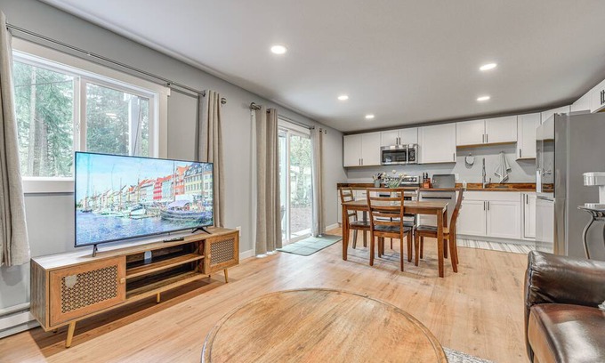 Lacey Apartment | Cozy Wooded Retreat Near Long Lake & Olympia