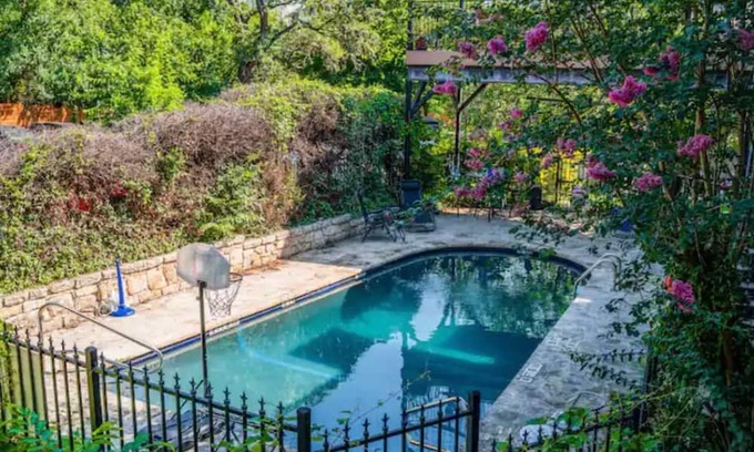 Travis Heights Condo | Walking distance to South Congress!