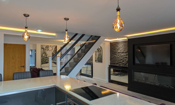 South Shore Apartment | Luxury Duplex 4 Bedroom Apartment by DYSA Living