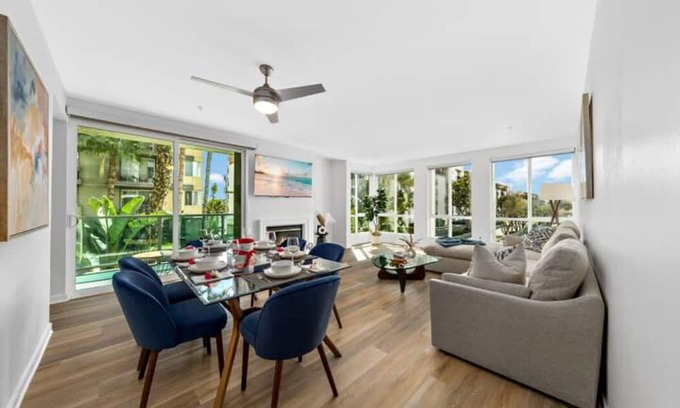 Marina del Rey Apartment | Bleu Mer Spacious Beach view