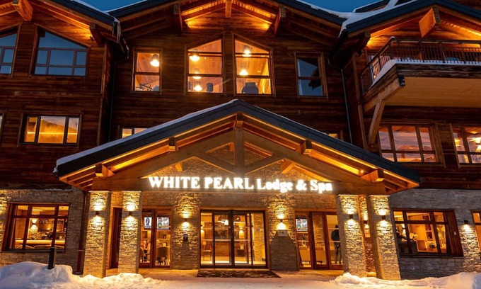 Plagne Centre Apartment | Lovely apartment for 8 guests with hot tub, WIFI, pool, TV, balcony and parking