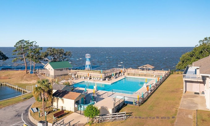 Colington Harbour House | Gorgeous soundside home w/ hot tub, 2 living areas, & soundfront community pool!