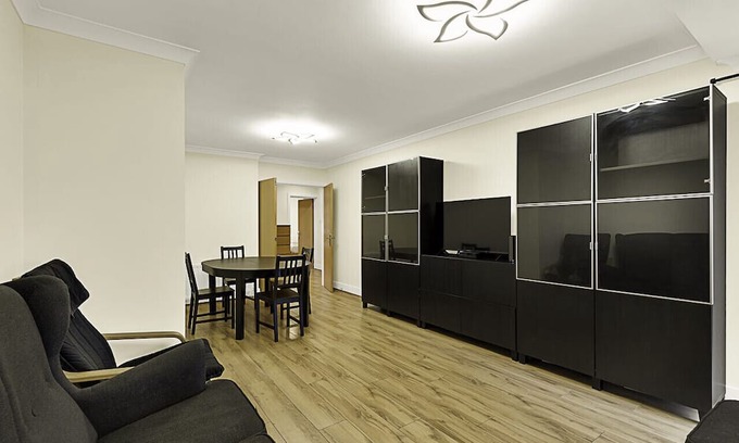 Abbey Apartment | Charming Centrally Located Wimbledon Flat