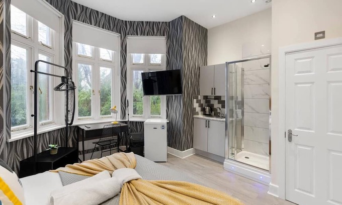 Crystal Palace Apartment | Cosy Living Experience