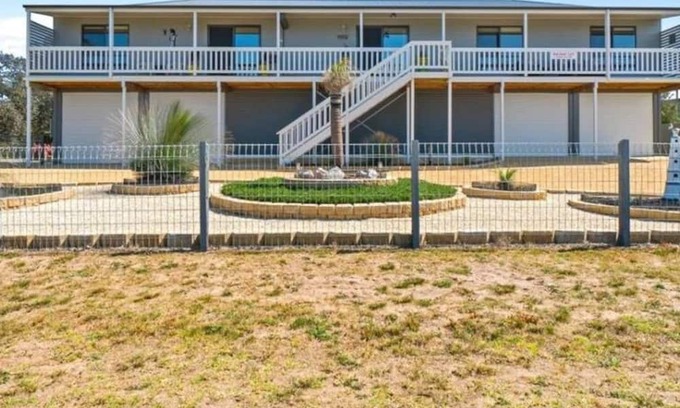 Gippsland House | Escape to Paradise: Beauty-Peace-Serenity 5Bedrooms/2bathrooms/2Kitchens/2Living